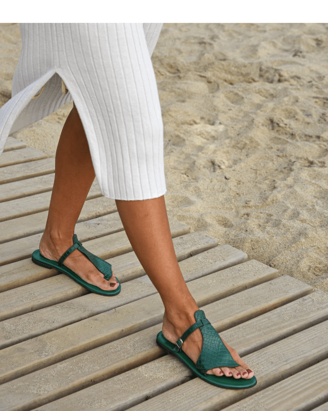 Dafne™ - Sandalias de dedo con efecto cocodrilo, con correa y hebilla en el empeine - Negro