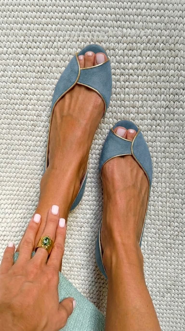 Paloma™ - Bailarinas de punta abierta estilo d'Orsay en ante beige y dorado - Beige
