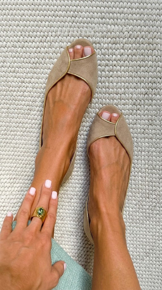 Paloma™ - Bailarinas de punta abierta estilo d'Orsay en ante beige y dorado - Beige