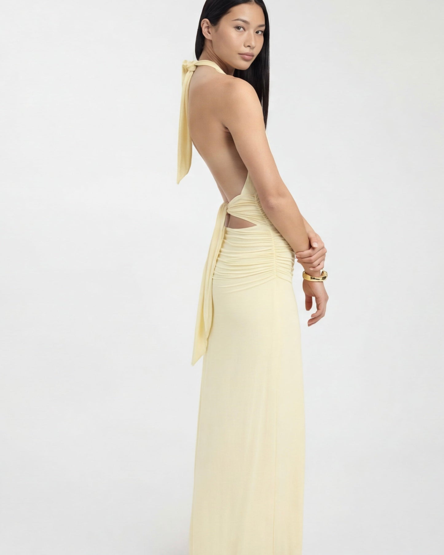 VESTIDO LARGO HALTER CON ESPALDA DESCUBIERTA