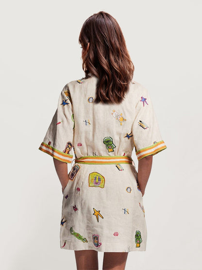 MINI VESTIDO CON ESTAMPADO GRÁFICO VINTAGE Y CINTURÓN PARA ATAR