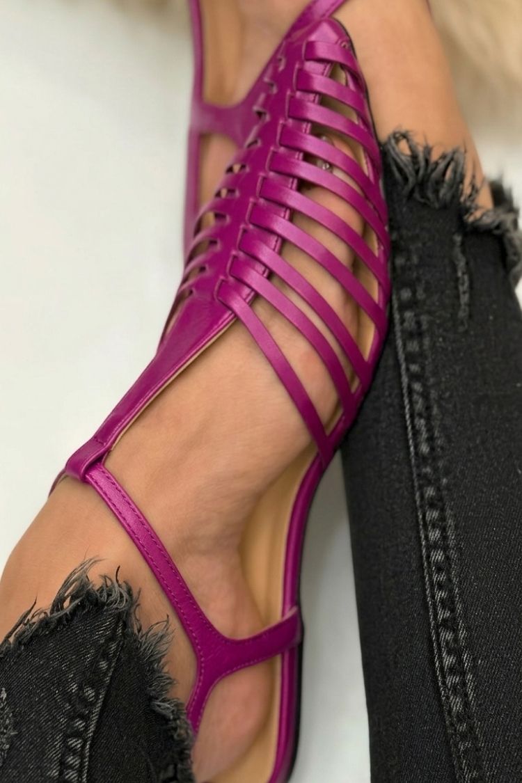 Francesca™ - Sandalias cut-out esenciales casual negras de punta con correa en T - Negro