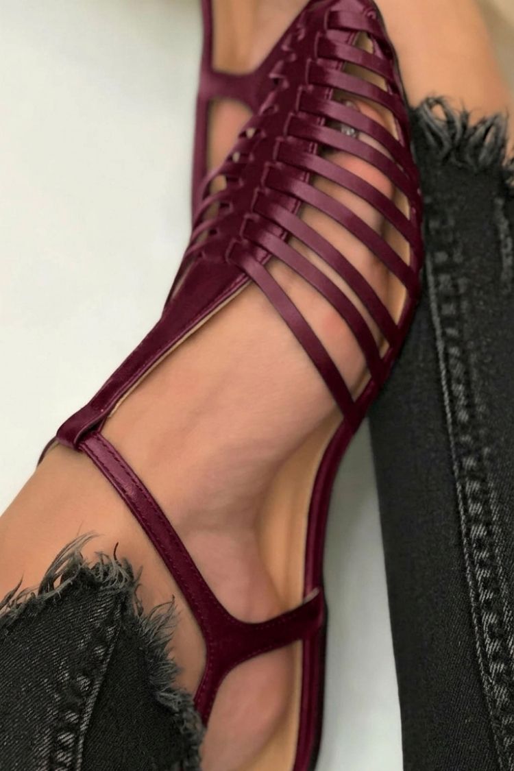 Francesca™ - Sandalias cut-out esenciales casual negras de punta con correa en T - Negro