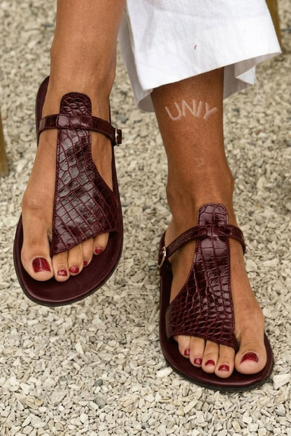 Dafne™ - Sandalias de dedo con efecto cocodrilo, con correa y hebilla en el empeine - Negro