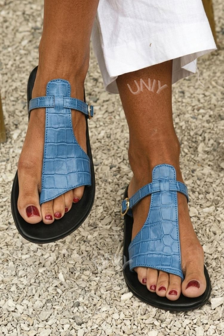 Dafne™ - Sandalias de dedo con efecto cocodrilo, con correa y hebilla en el empeine - Negro