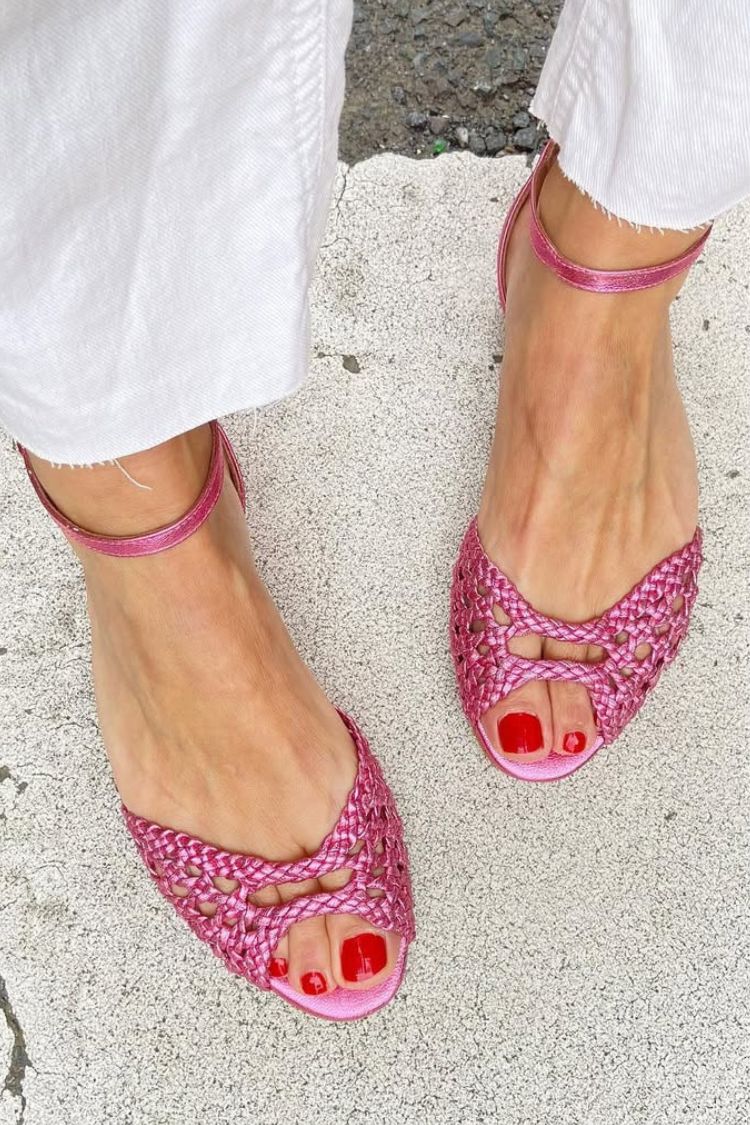 Marina™ - Sandalias planas con recortes entrelazados elegantes, de puntera abierta, con correa al tobillo - Oro