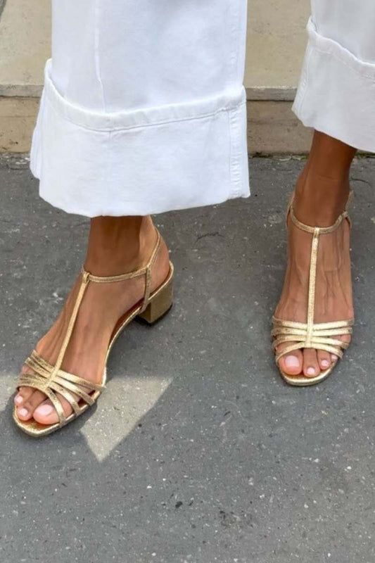 Vittoria™ - Sandalias metalizadas con hebilla, correa en T y tacón de bloque - Oro