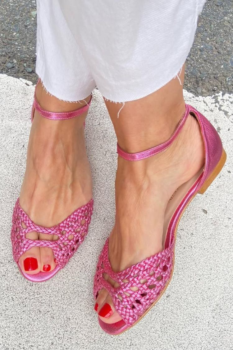 Marina™ - Sandalias planas con recortes entrelazados elegantes, de puntera abierta, con correa al tobillo - Oro