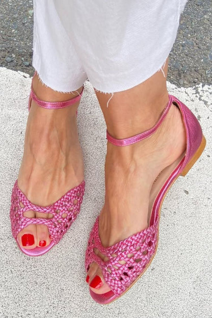 Marina™ - Sandalias planas con recortes entrelazados elegantes, de puntera abierta, con correa al tobillo - Oro