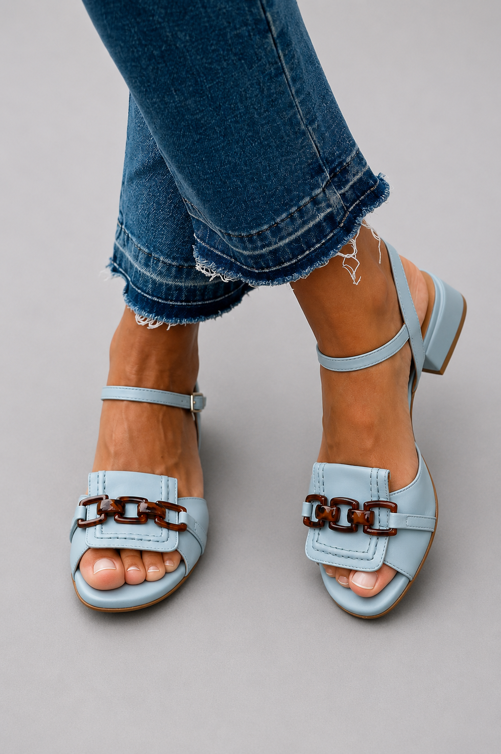 Celsa - Tacones bajos azules con detalle de puntada