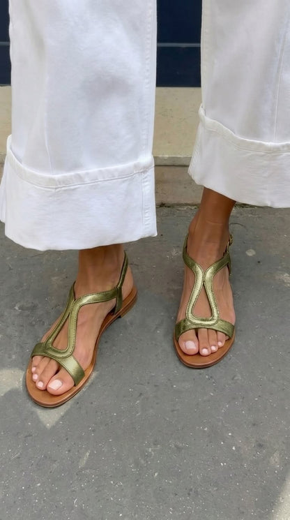 Tiziana™ - Sandalias slingback metalizadas con recortes, casuales y de tacón bajo - Oro