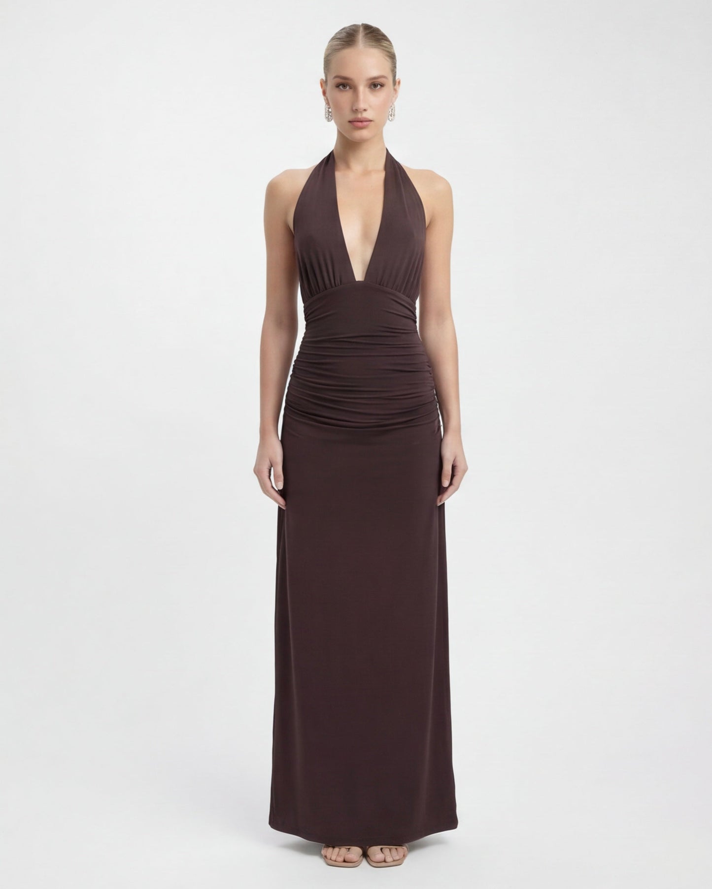 VESTIDO LARGO HALTER CON ESPALDA DESCUBIERTA