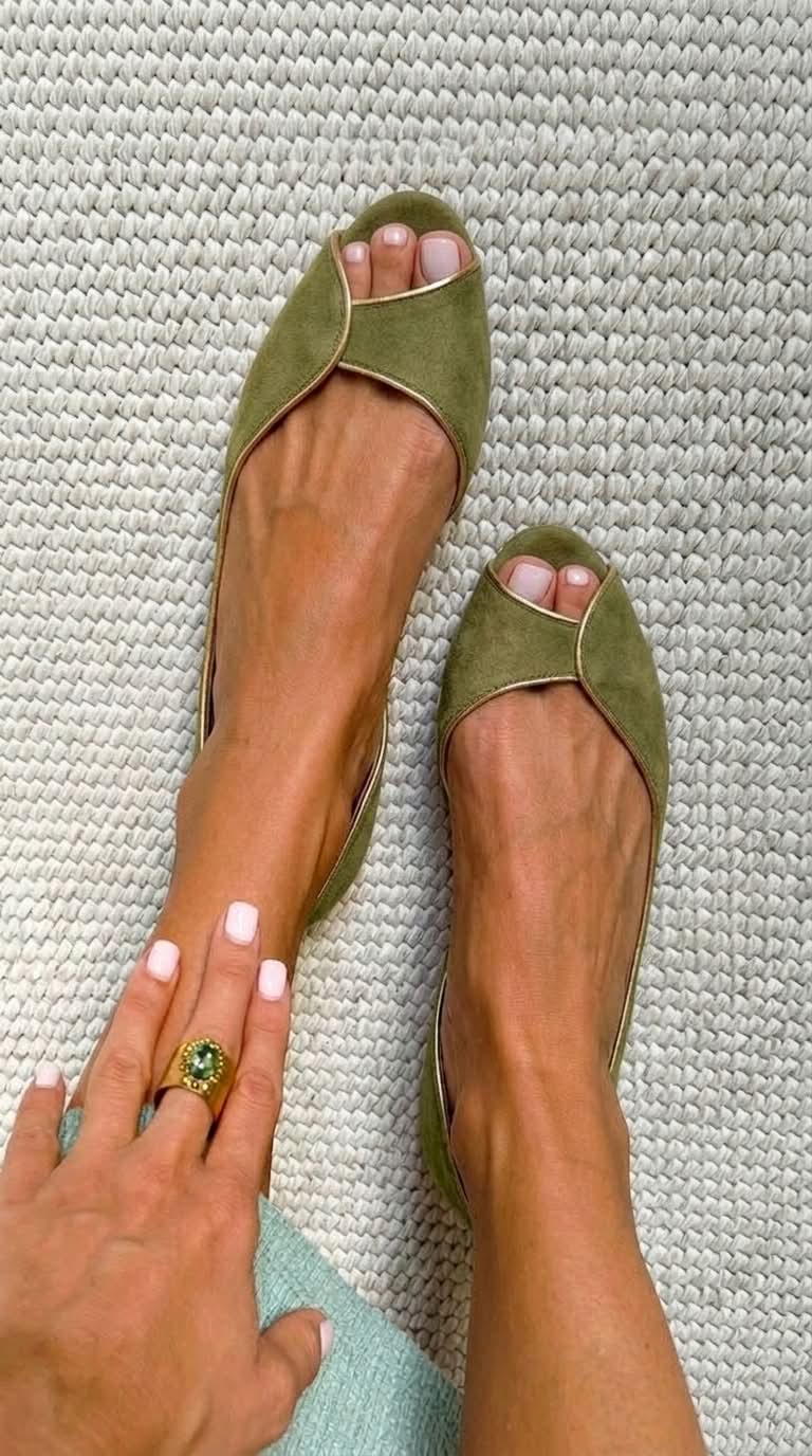 Paloma™ - Bailarinas de punta abierta estilo d'Orsay en ante beige y dorado - Beige