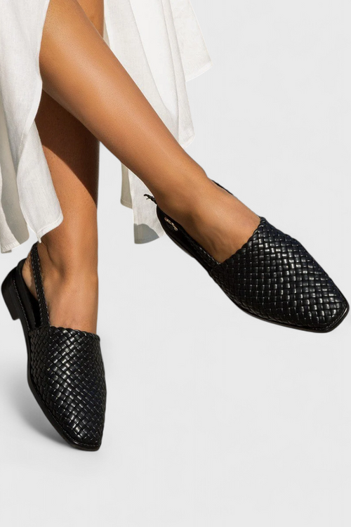 Isadora Mules Trenzados con Punta Fina y Correa Slingback