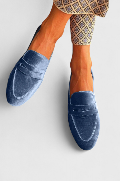 Llnica Mocasines de Terciopelo Azul con Detalle Patchwork y Punta Redonda